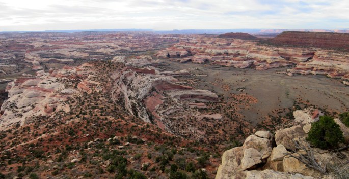 1014-img_1643-cathedral-butte-point-down-to-big-pocket-and-salt-creek