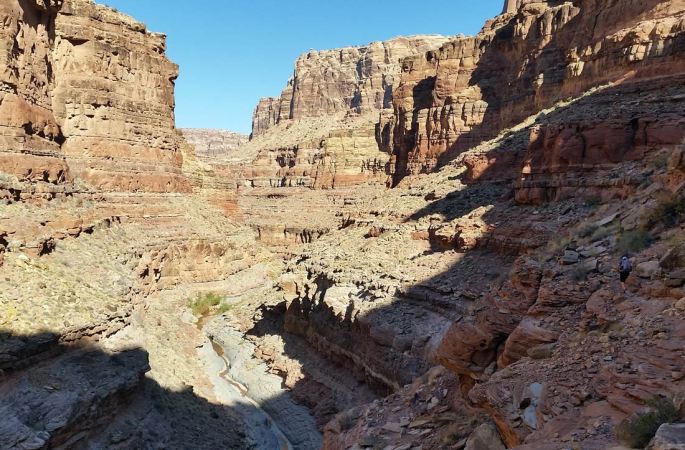 1020-125-DSC02642-lower-dark-canyon-phone