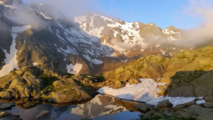0713-DSC0343-bremmer-hutte-view-from-dorm-bed-in-the-morning